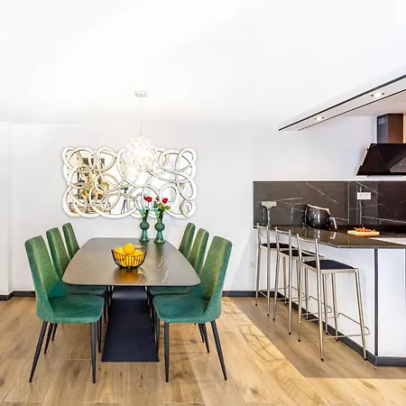 בית נופש Casa Boss Modern With Pool And Air Conditioning