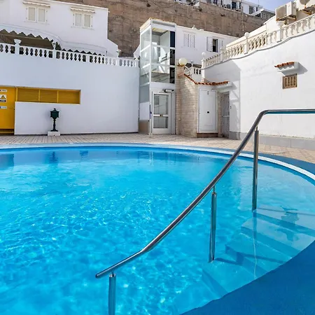 Holiday home Casa Boss Modern With Pool And Air Conditioning